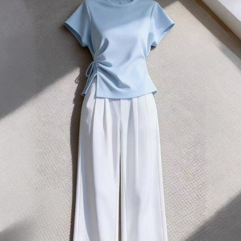 女装浅蓝T恤白色阔腿裤套装